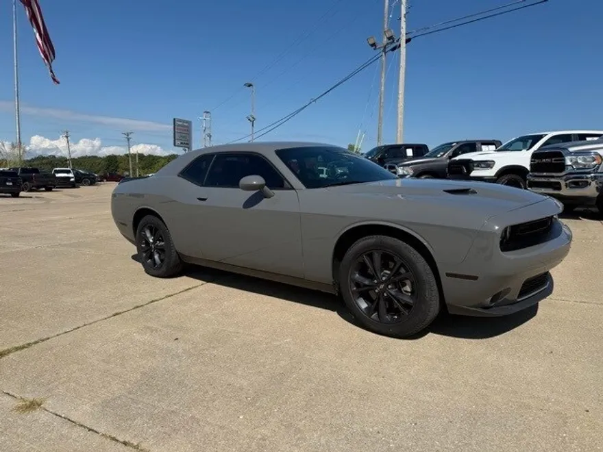2023 Dodge Challenger SXT photo 1
