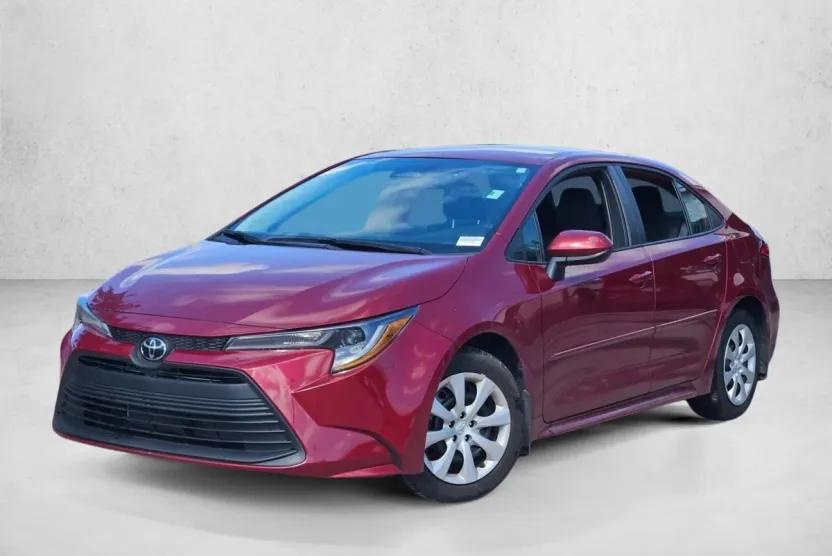 2025 Toyota Corolla LE photo 1