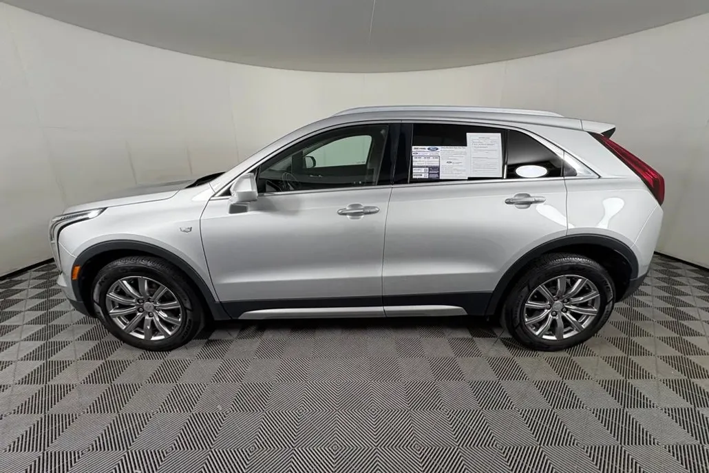 2019 Cadillac XT4 Premium Luxury photo 1