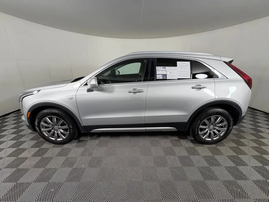 2019 Cadillac XT4 Premium Luxury photo 1