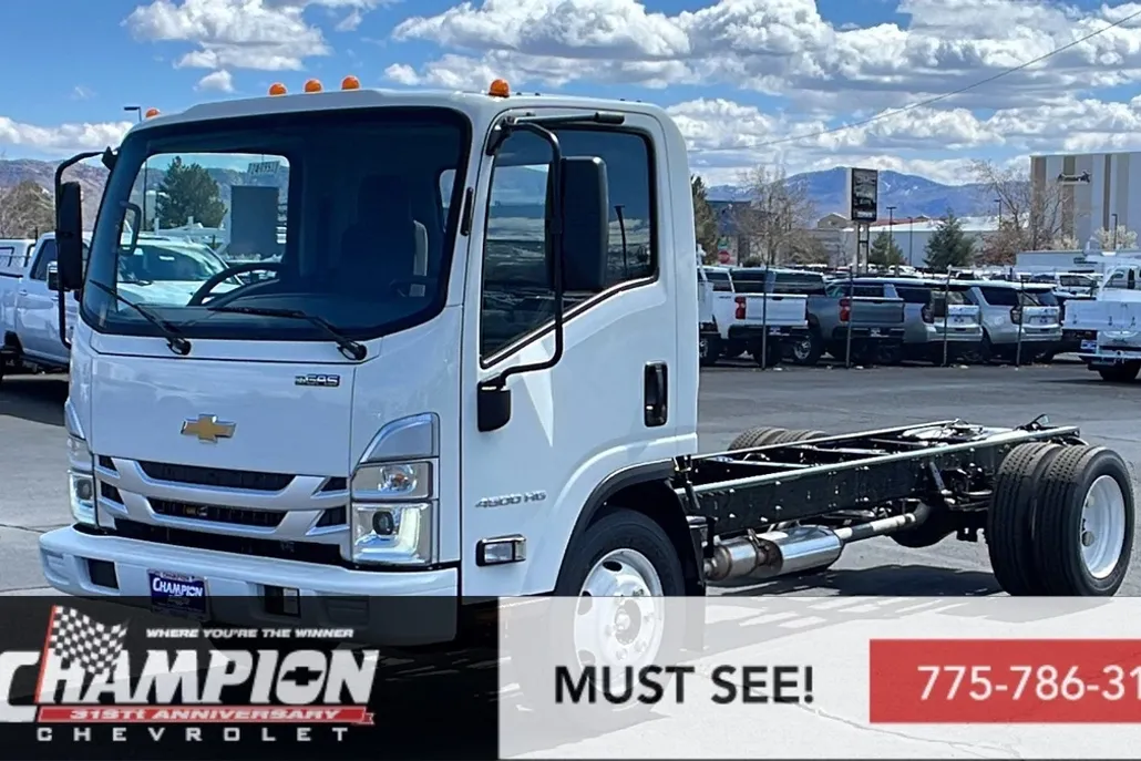 2024 Chevrolet Silverado 4500HD photo 1