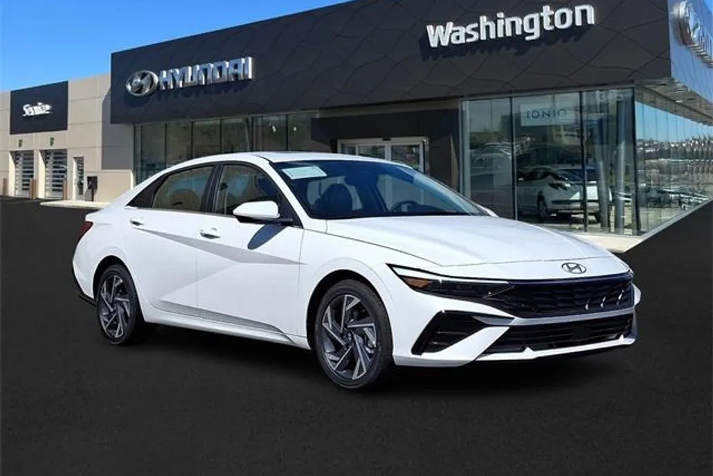 2025 Hyundai Elantra SEL Convenience photo 1