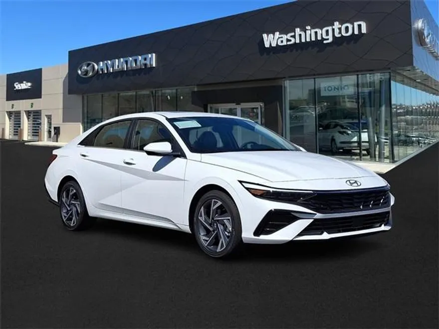 2025 Hyundai Elantra SEL Convenience photo 1