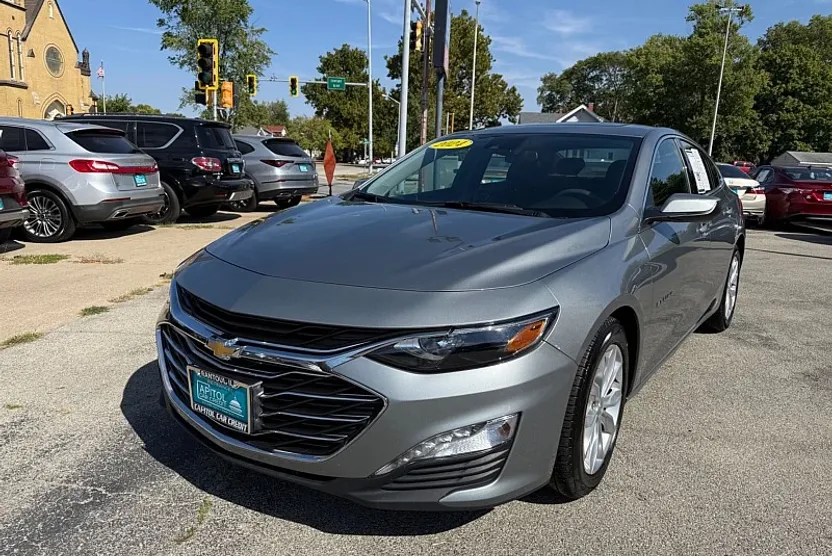 2024 Chevrolet Malibu 1LT photo 1