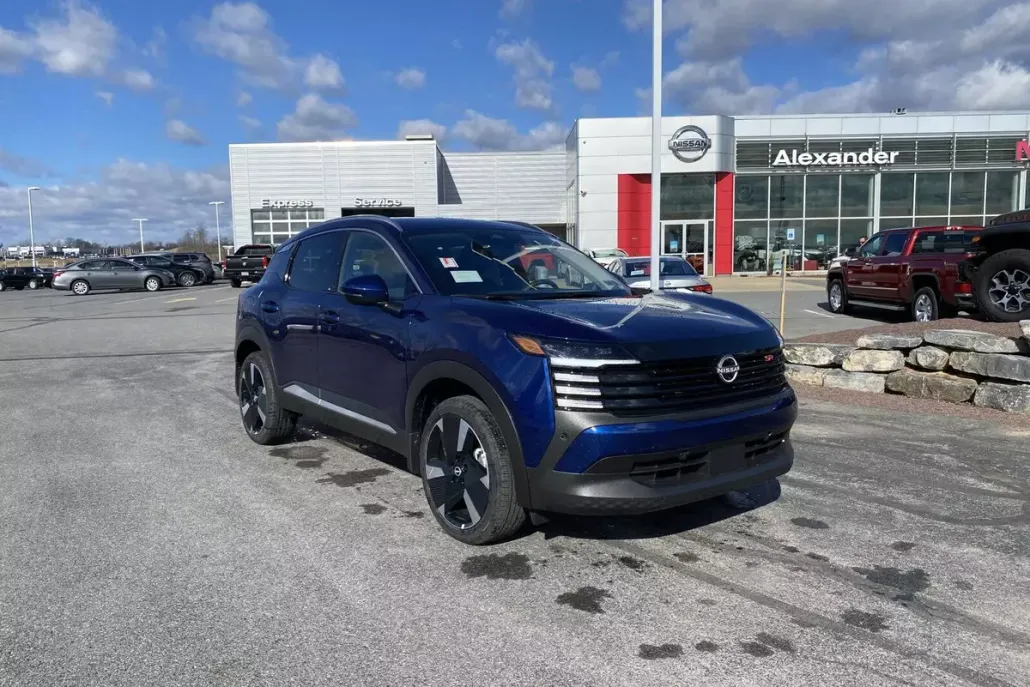 2025 Nissan Kicks SR photo 1