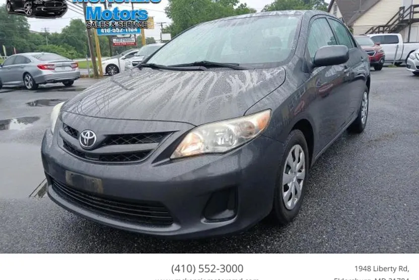 2011 Toyota Corolla LE photo 1