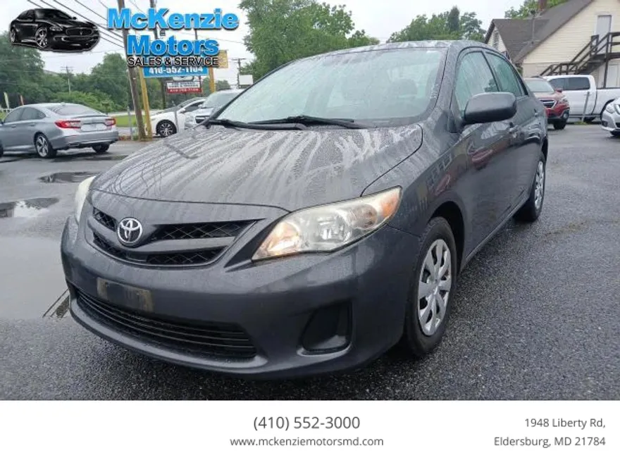 2011 Toyota Corolla LE photo 1