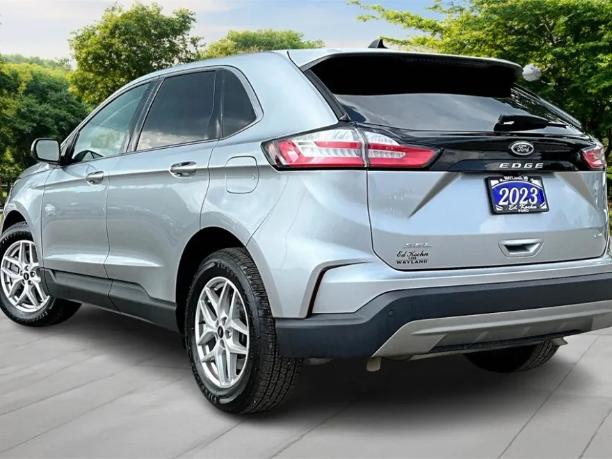2023 Ford Edge SEL photo 1