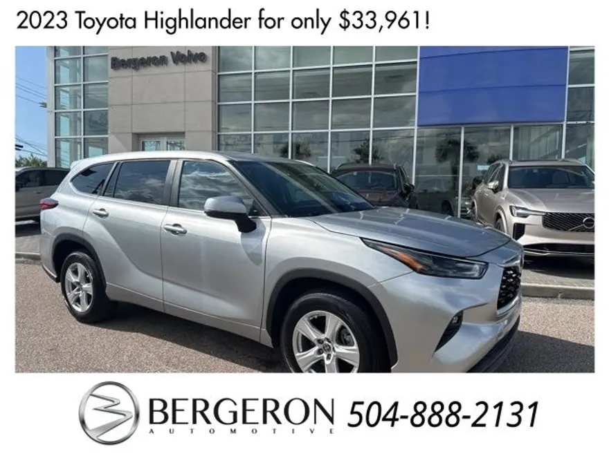 2023 Toyota Highlander LE photo 1