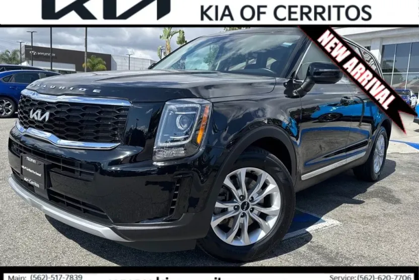 2022 Kia Telluride LX photo 1