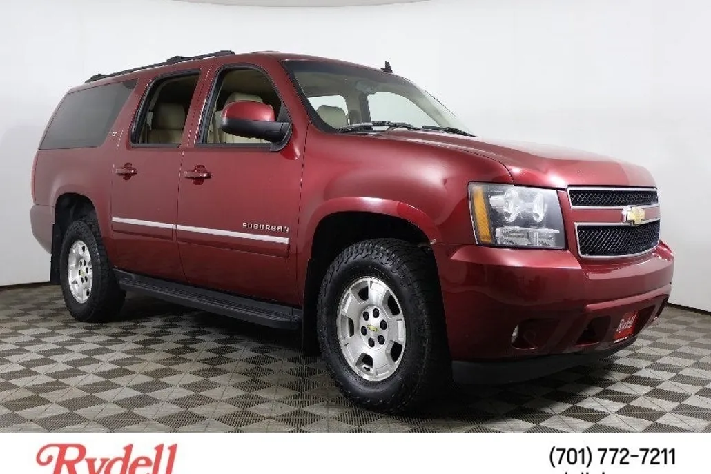 2011 Chevrolet Suburban LT photo 1