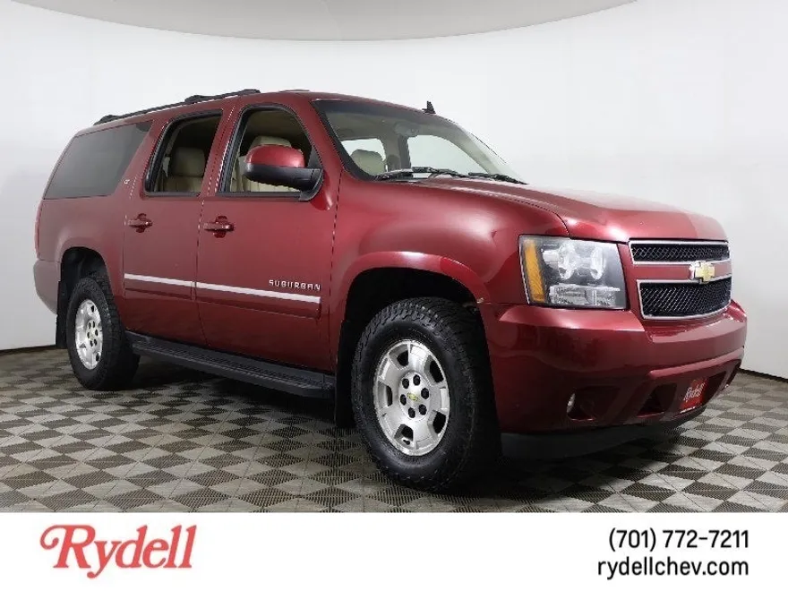 2011 Chevrolet Suburban LT photo 1