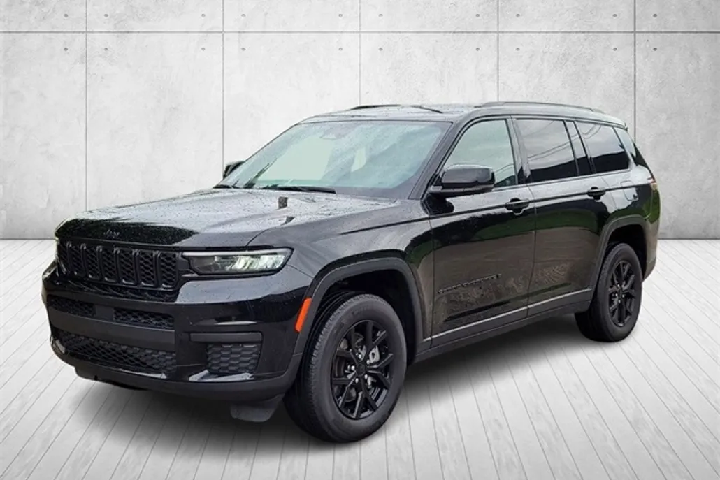 2024 Jeep Grand Cherokee Altitude photo 1