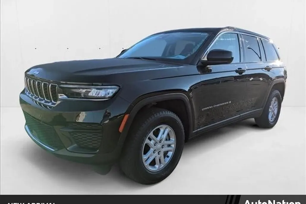 2023 Jeep Grand Cherokee Laredo photo 1