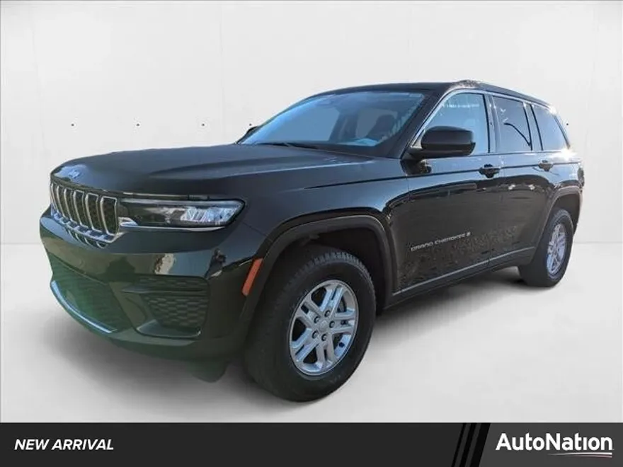 2023 Jeep Grand Cherokee Laredo photo 1