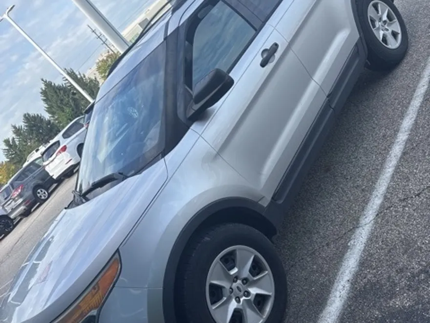 2013 Ford Explorer Base photo 1