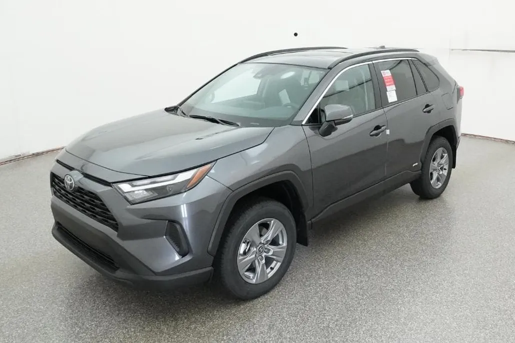 2025 Toyota RAV4 Hybrid XLE photo 1