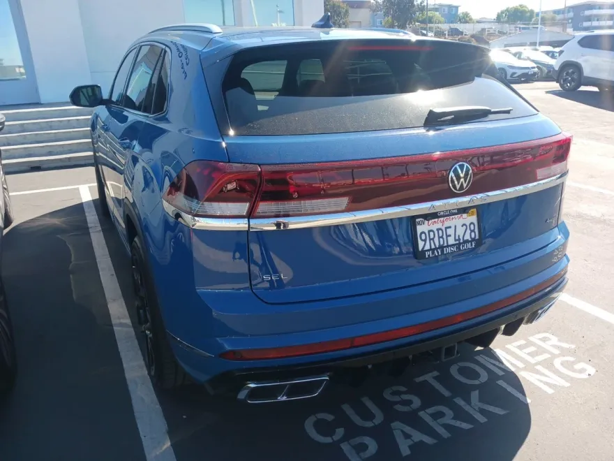 2025 Volkswagen Atlas Cross Sport SEL Premium R-Line photo 1