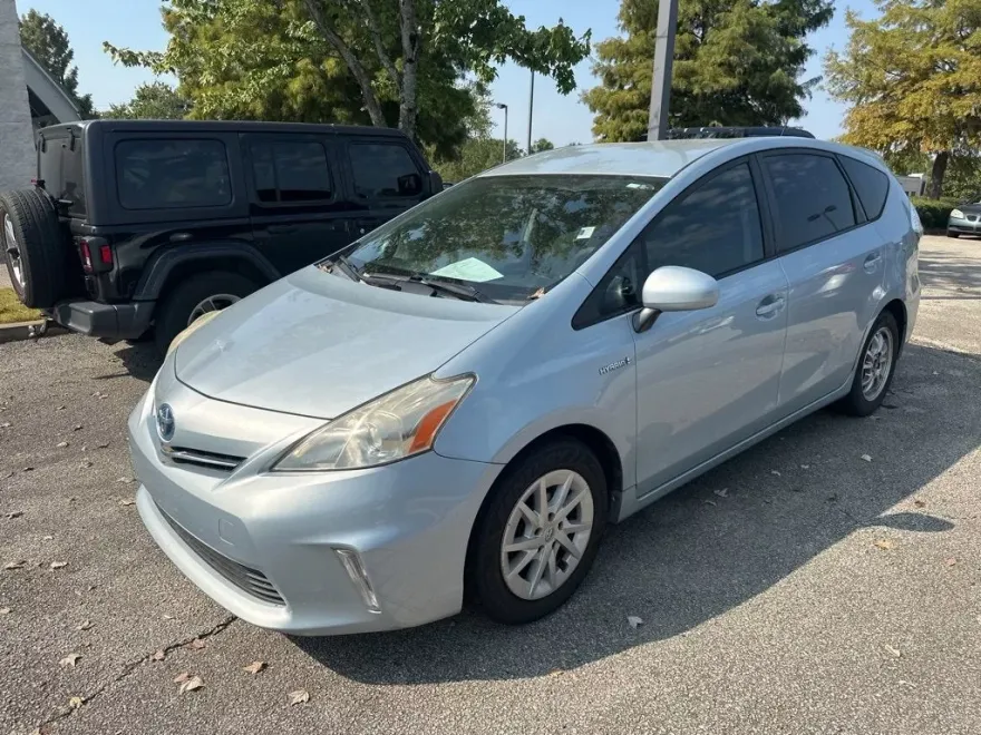 2012 Toyota Prius LE photo 1