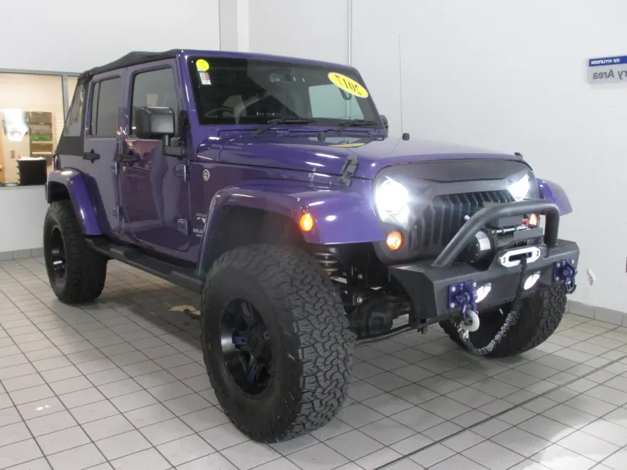 2017 Jeep Wrangler Unlimited Sahara photo 1