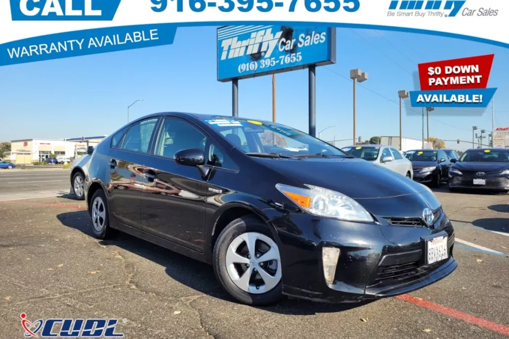 2014 Toyota Prius Three photo 1
