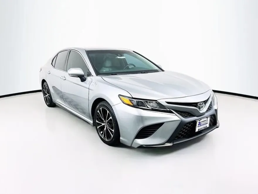 2018 Toyota Camry L photo 1