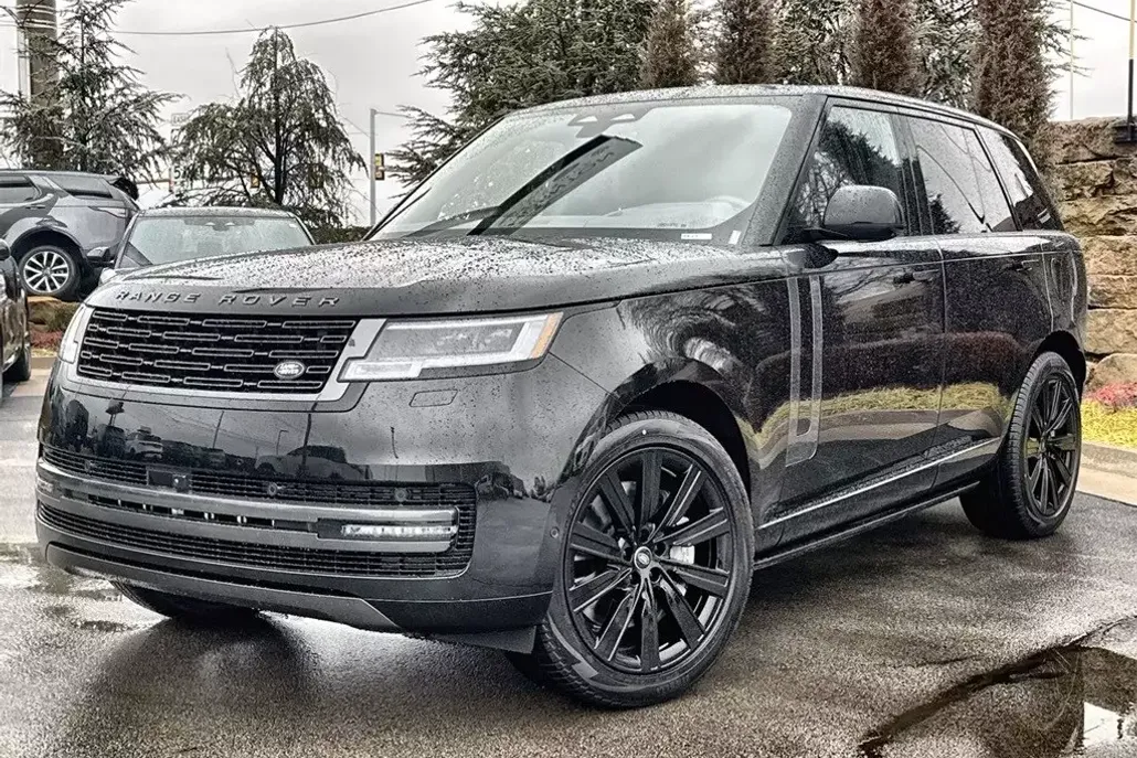 2025 Land Rover Range Rover SE photo 1