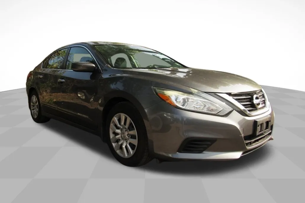 2017 Nissan Altima 2.5 S photo 1