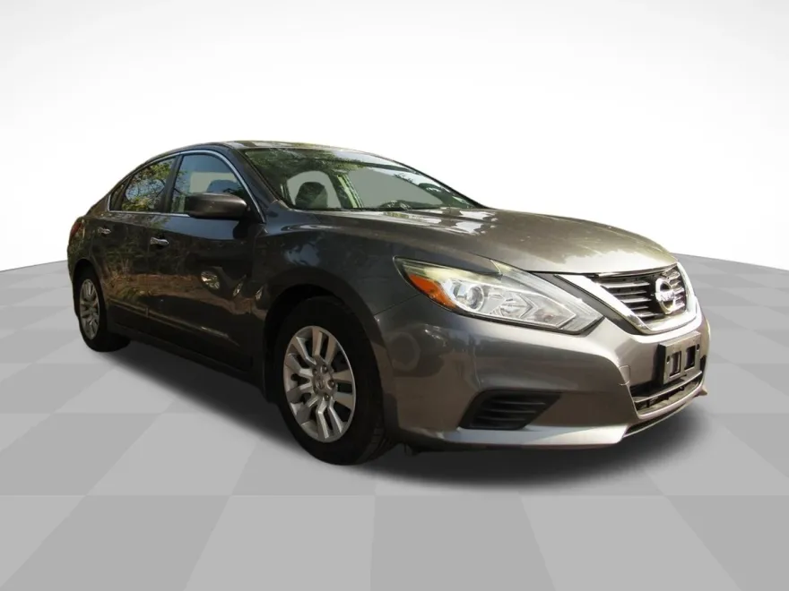 2017 Nissan Altima 2.5 S photo 1