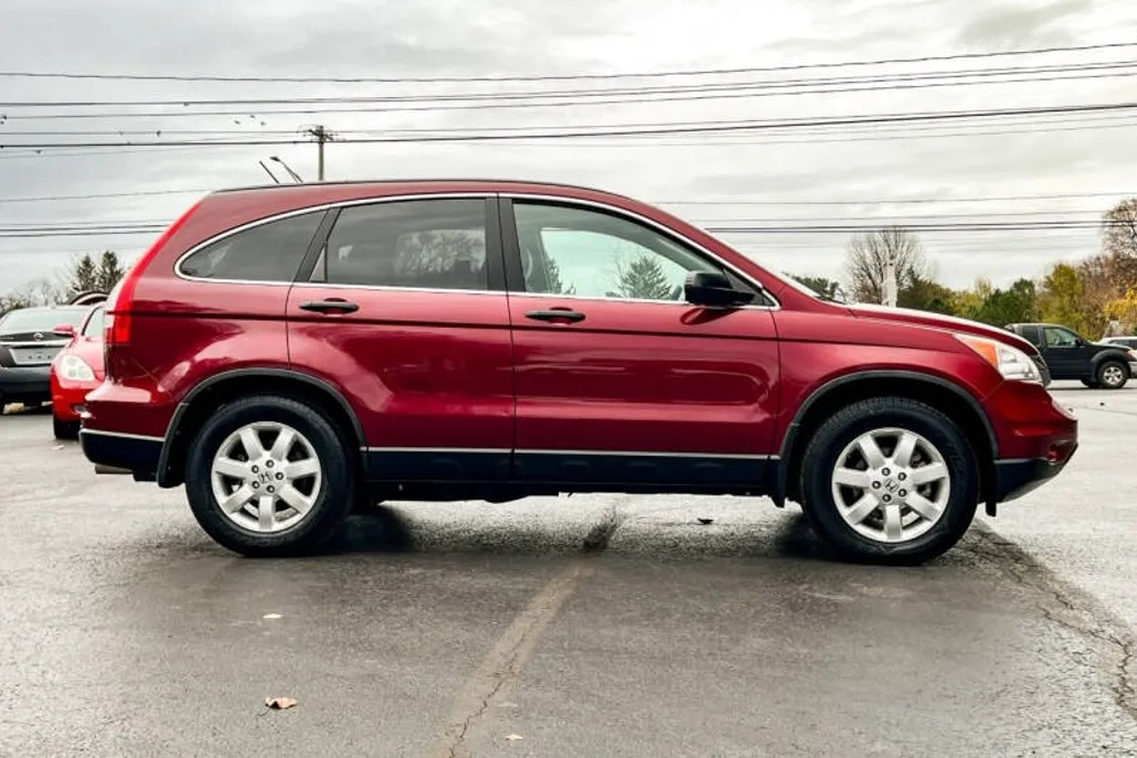 2011 Honda CR-V SE photo 1