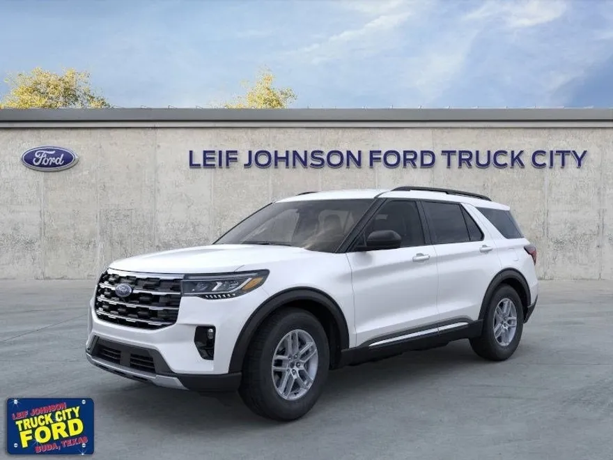 2025 Ford Explorer photo 1