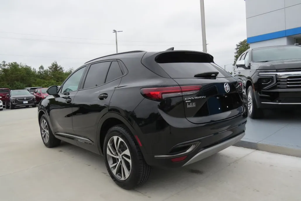 2023 Buick Envision Essence photo 1