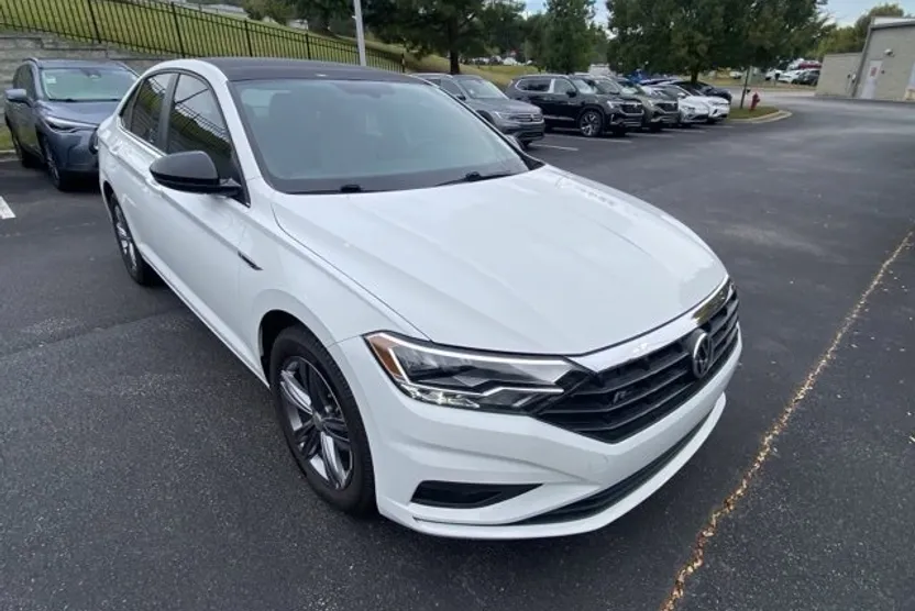 2019 Volkswagen Jetta 1.4T R-Line photo 1