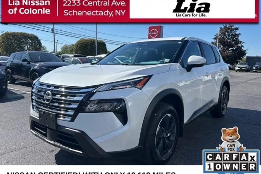 2024 Nissan Rogue SV photo 1