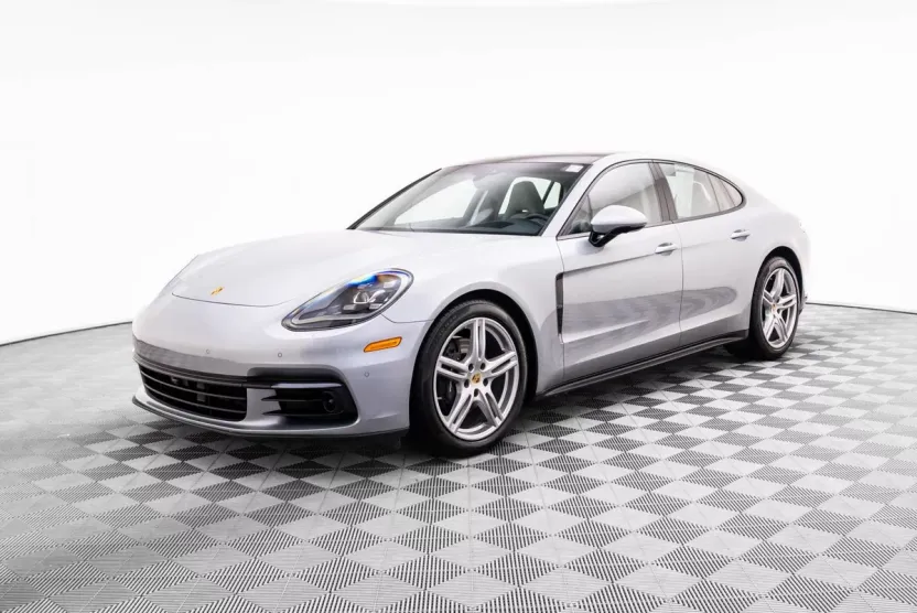 2020 Porsche Panamera 4 photo 1