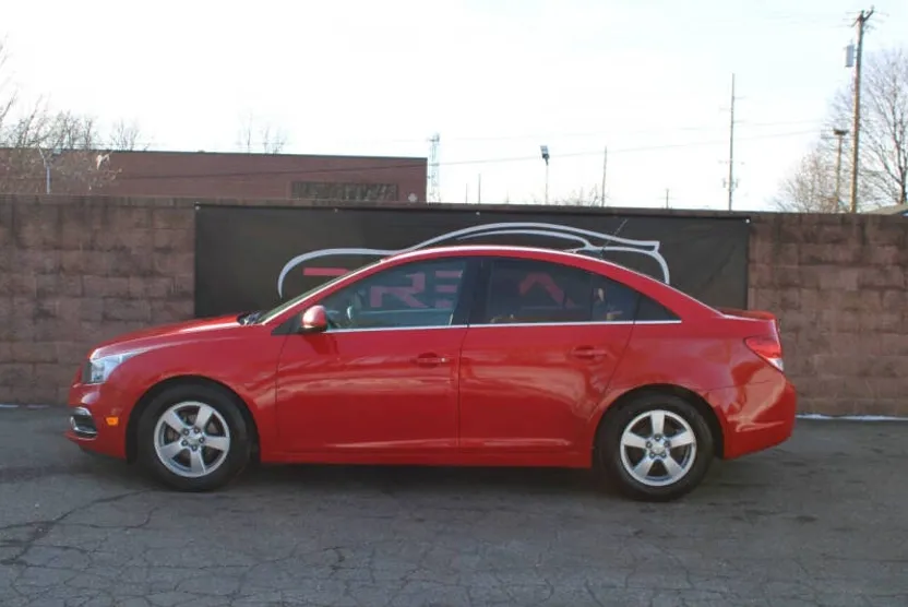 2016 Chevrolet Cruze photo 1