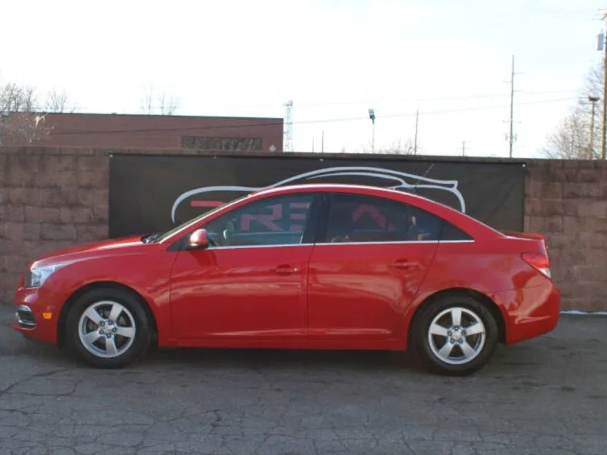 2016 Chevrolet Cruze photo 1