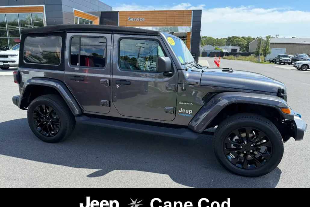 2022 Jeep Wrangler 4xe Unlimited Sahara photo 1