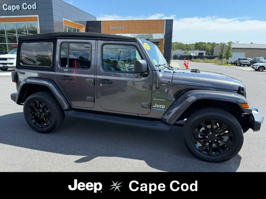 2022 Jeep Wrangler 4xe Unlimited Sahara photo 1
