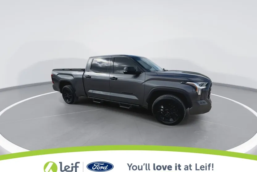 2023 Toyota Tundra SR5 photo 1
