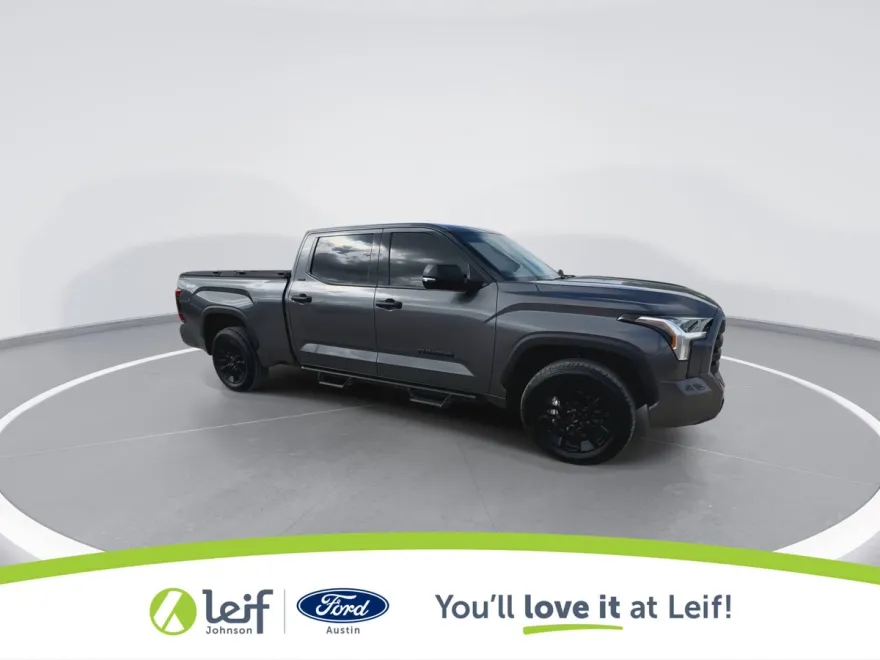 2023 Toyota Tundra SR5 photo 1