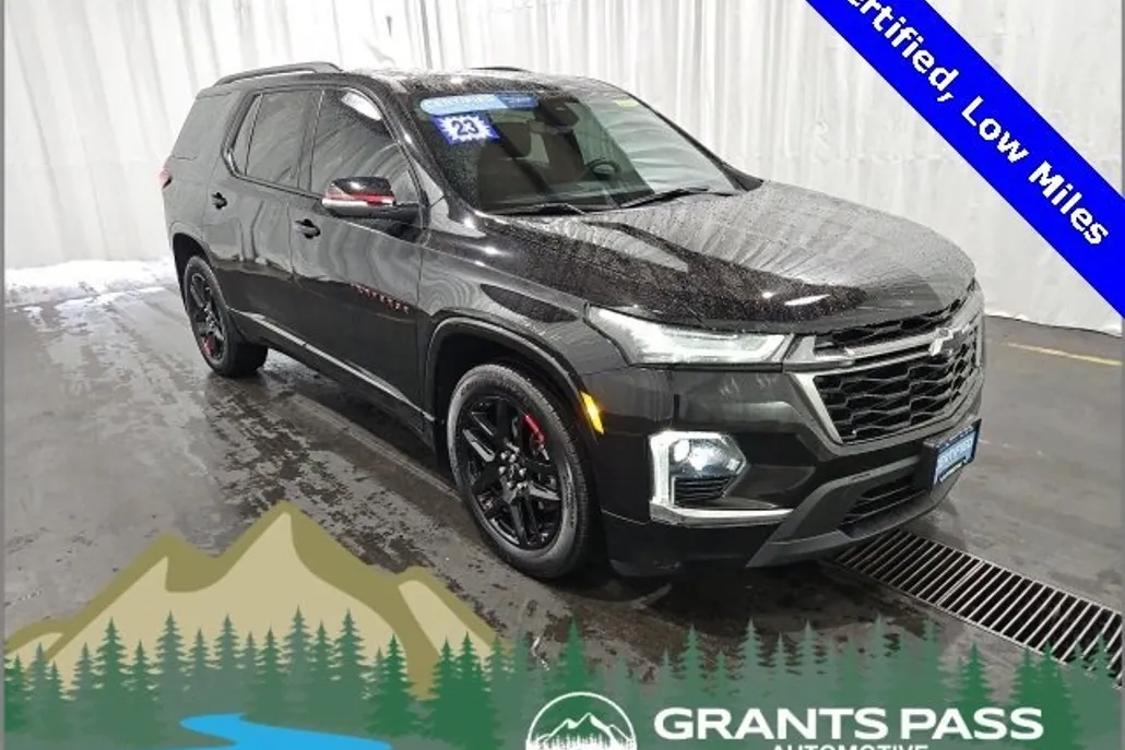 2023 Chevrolet Traverse Premier photo 1