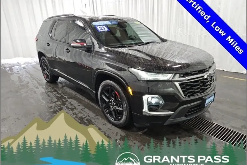 2023 Chevrolet Traverse Premier photo 1