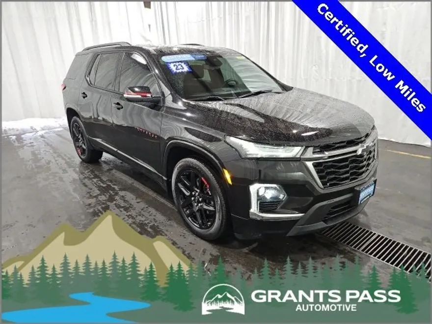 2023 Chevrolet Traverse Premier photo 1