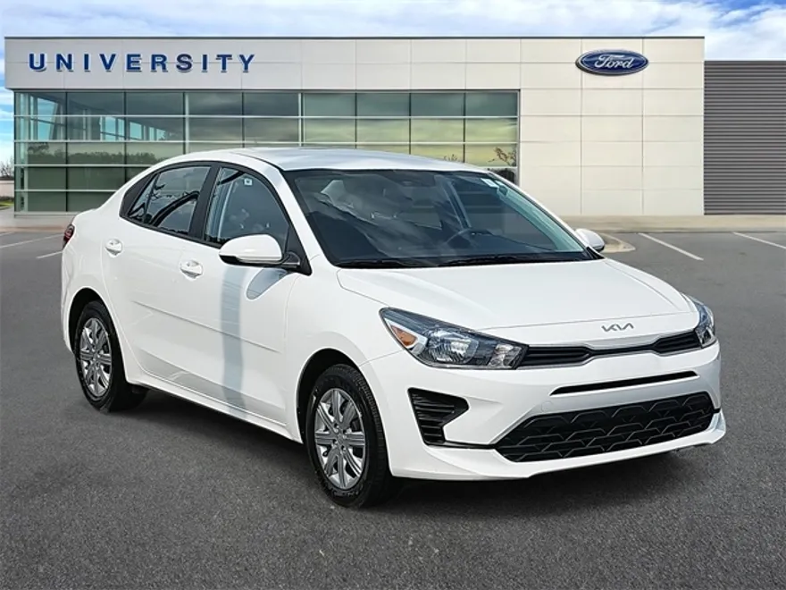 2023 Kia Rio LX photo 1