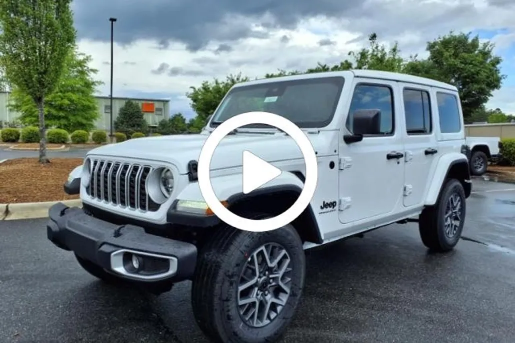 2025 Jeep Wrangler Sahara photo 1