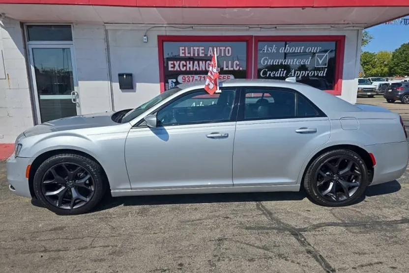 2021 Chrysler 300 S photo 1