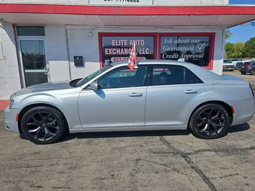 2021 Chrysler 300 S photo 1