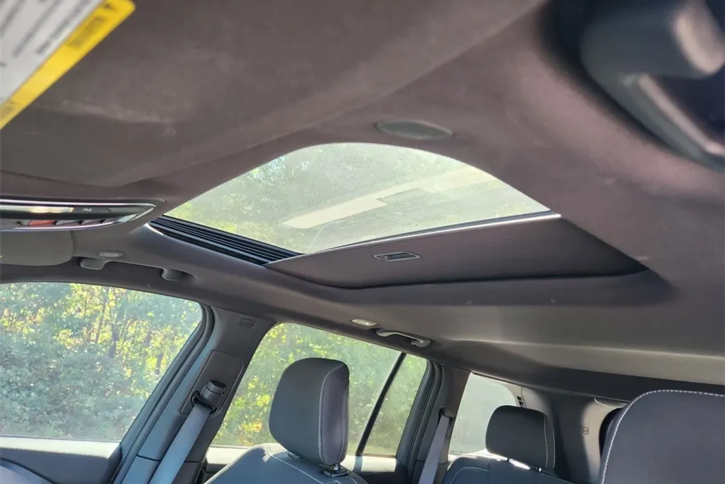 2024 Jeep Grand Cherokee Laredo photo 1
