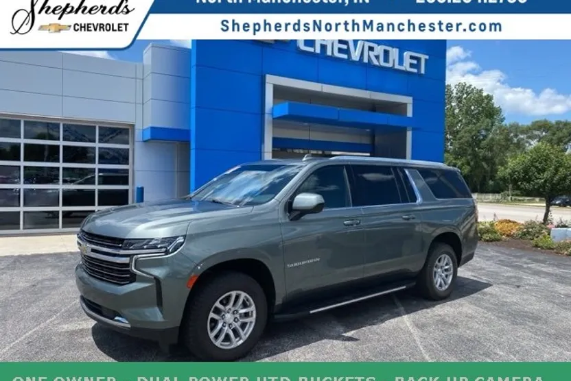 2023 Chevrolet Suburban LT photo 1